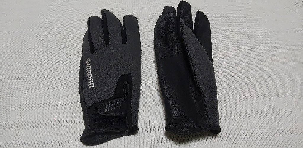 SHIMANO's gloves